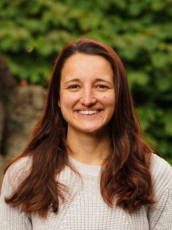 Dr Emma  Siragher