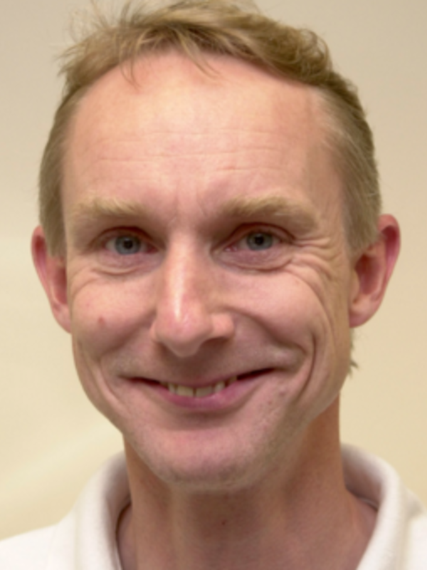 Dr Gavin Kelsey